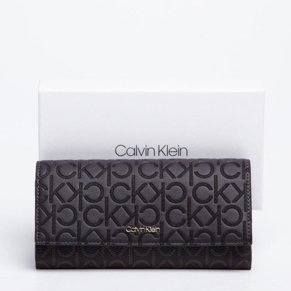 Calvin Klein K60K608458 D-BRAUN